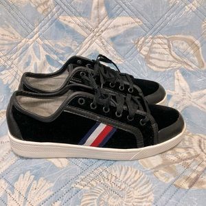 Tommy Hilfiger sneakers for Woman Size6.5